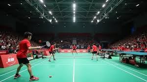 赌场周边的“金融黑洞”：解析高利贷如何利用你的绝望进行榨取。（赌场边的金融陷阱：解析高利贷如何乘人之危进行剥削）