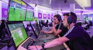 从功勋主帅到“江湖骗子”，他带走了中国足球的