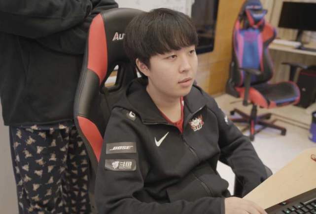 让她们屡屡 让她们屡屡