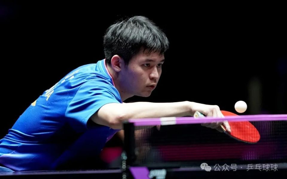 在禁区内与 在禁区内与